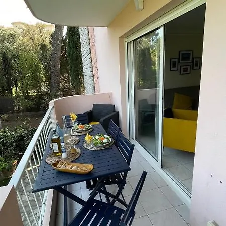 Apartment Le Nid T2 Grande Terrasse Au Parc Santa Lucia Raphael Bord De Mer Calanque A 100m
